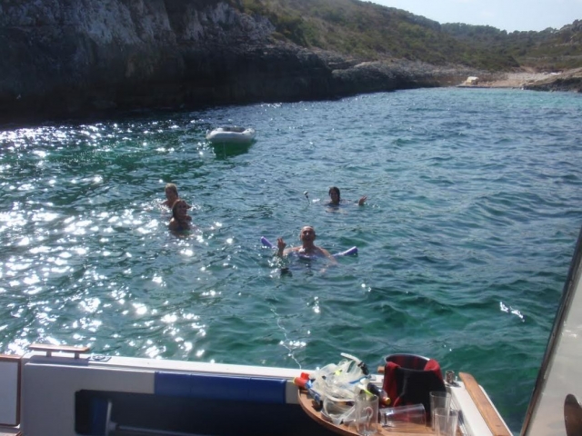 Saludando desde el agua.jpg